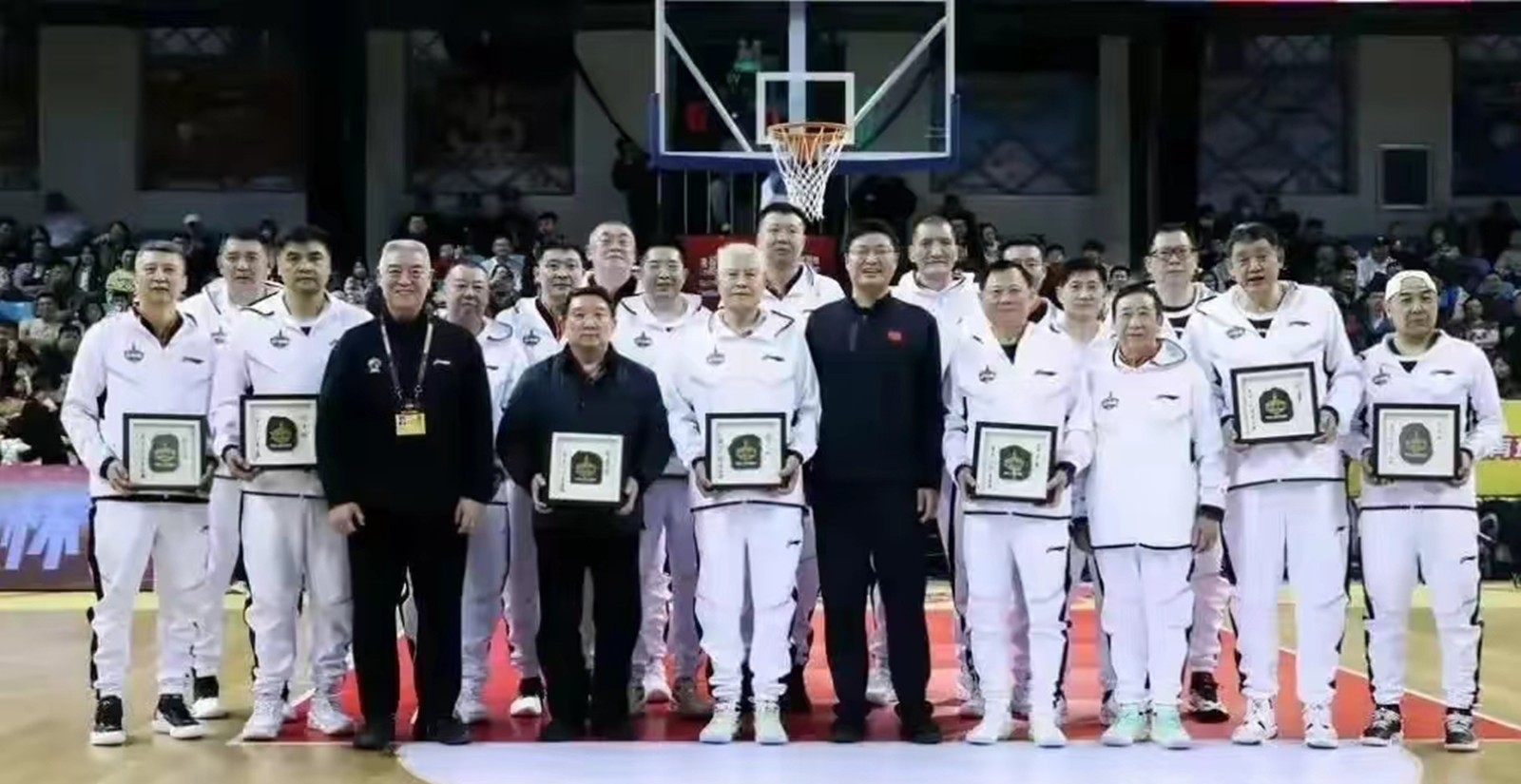 CBA球队明星球员全力备战总决赛 